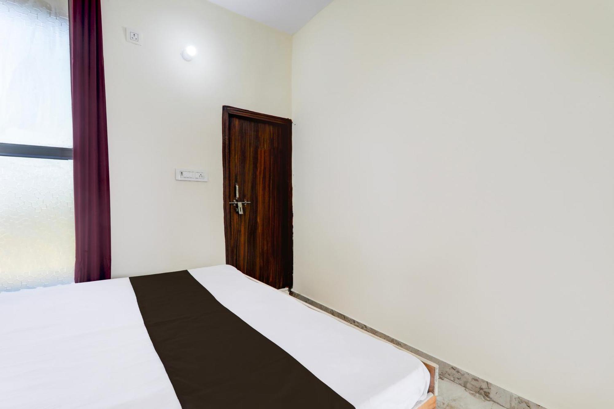 Hotel O Rn Chinhat Exterior foto